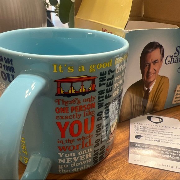 Mister Rogers’ Neighborhood 2014 Sweater Changing Mug / NEW / Fred Rogers. - Picture 8 of 8
